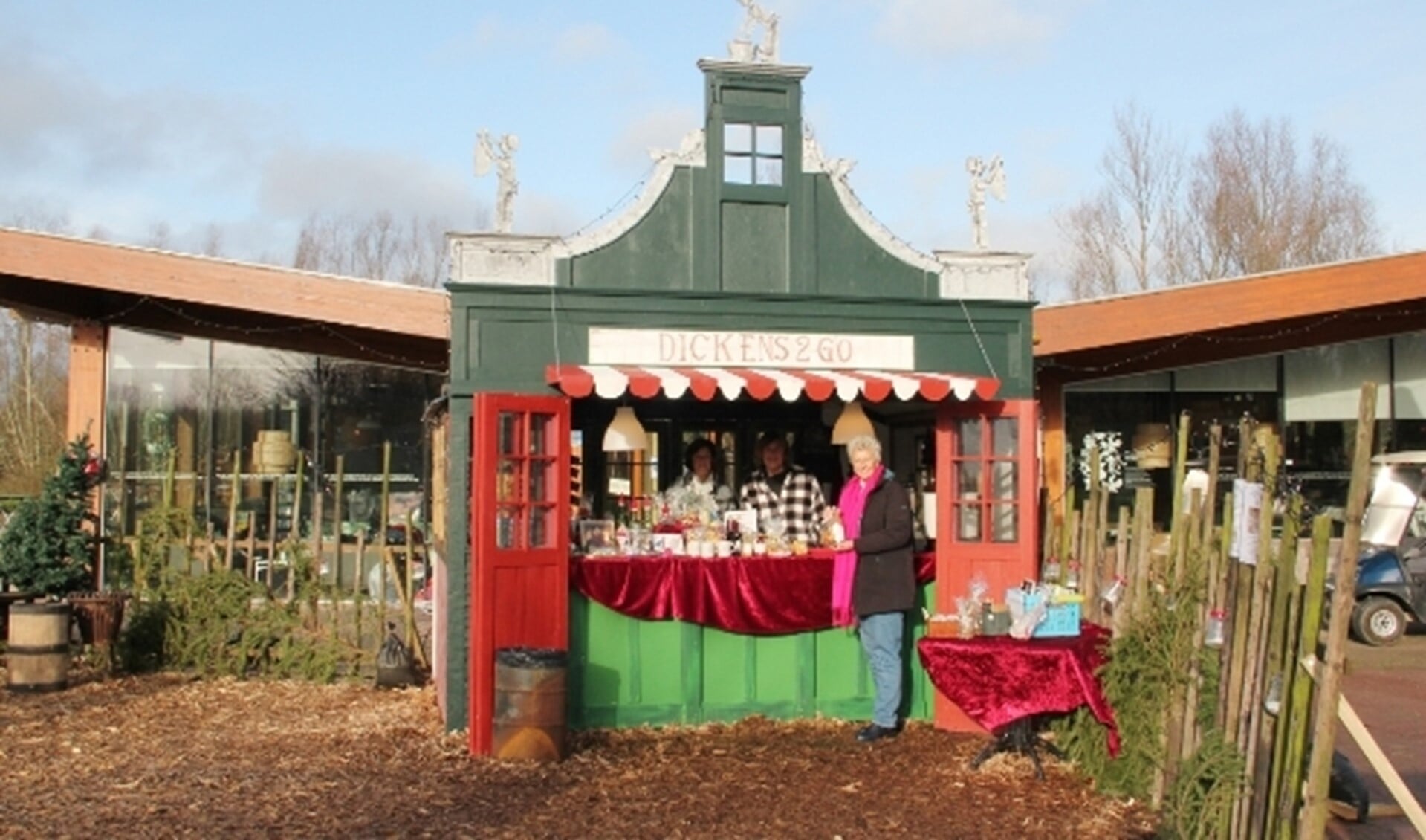 De Dickens2Go-kraam bij het theepaviljoen in het Horsterpark in Duiven.
