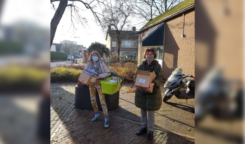 <p>151 kerstattenties in Ochten. (foto: Welzijn Rivierstroom)</p>
