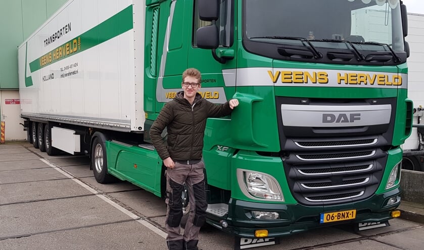 Mart voor de vrachtwagen bij Veens. (foto: Bernadette Egelmeers)