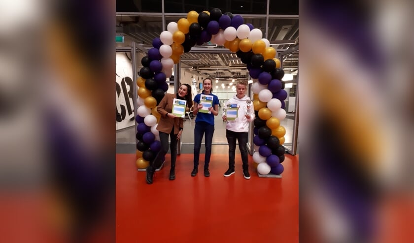 HPC-leerlingen (van links naar rechts: ) Nynke Swart, Mila Krijnen en Daan Barends zijn door naar de finale van Skills Talents. (foto: HPC Zetten)