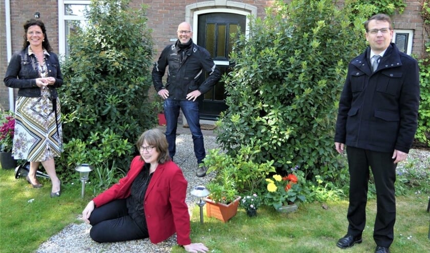 Ds. A. Zaal, ds. H. van Essen, ds. M. de Jong, ds. M. Noorderijk. (foto: Mieke van de Brandhof)