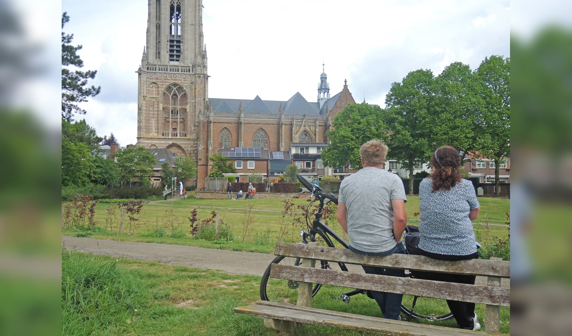 Luisterplekje beiaardmziek Cuneratoren. (foto: Willy Hoorn)