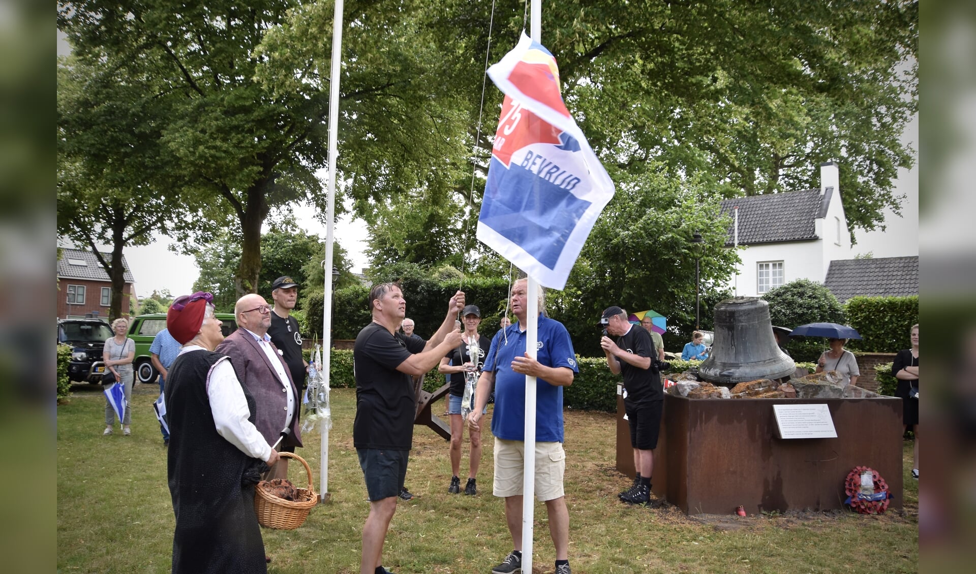 Puttense Vrijheidsvlag in top bij De Klok. (foto: Wim Woudt)