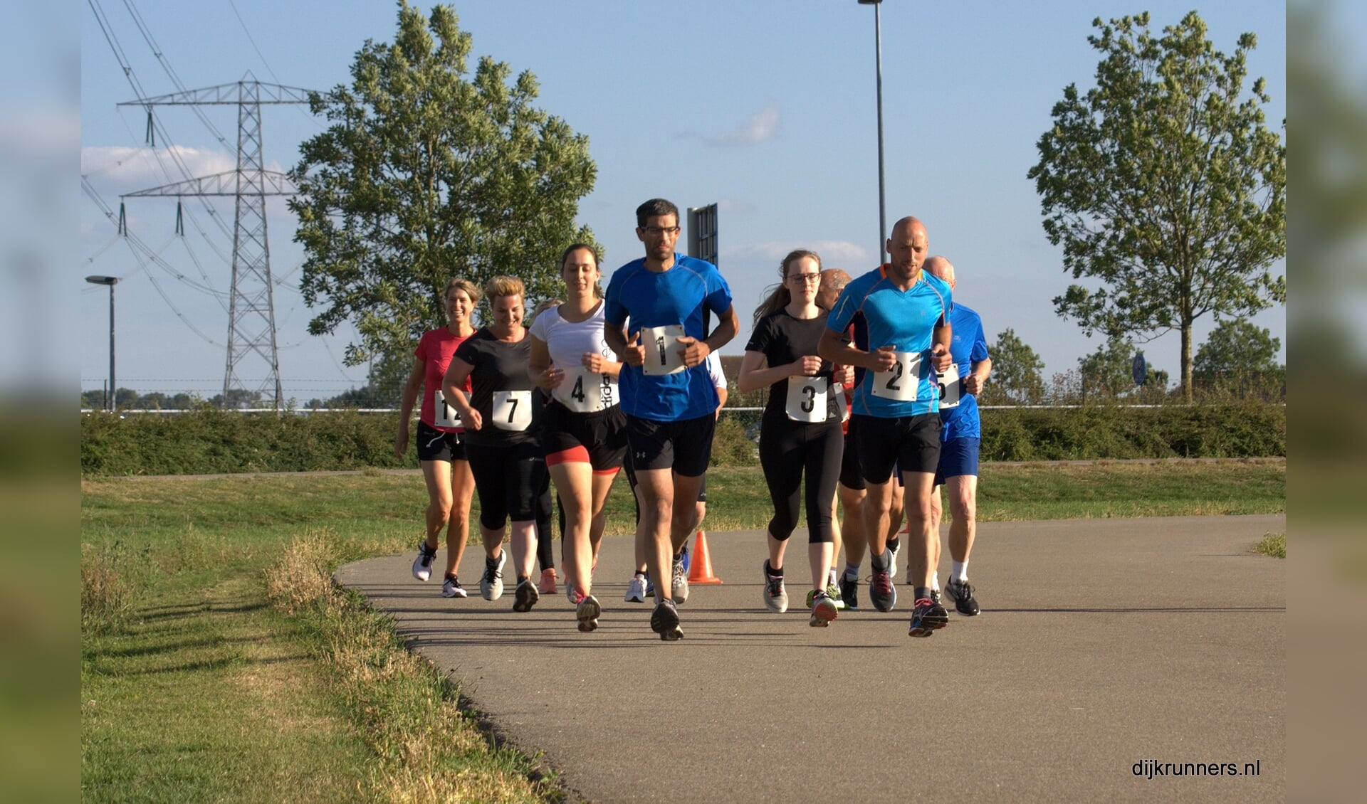 Een groepje starters van 2019 tijdens het aflopen.