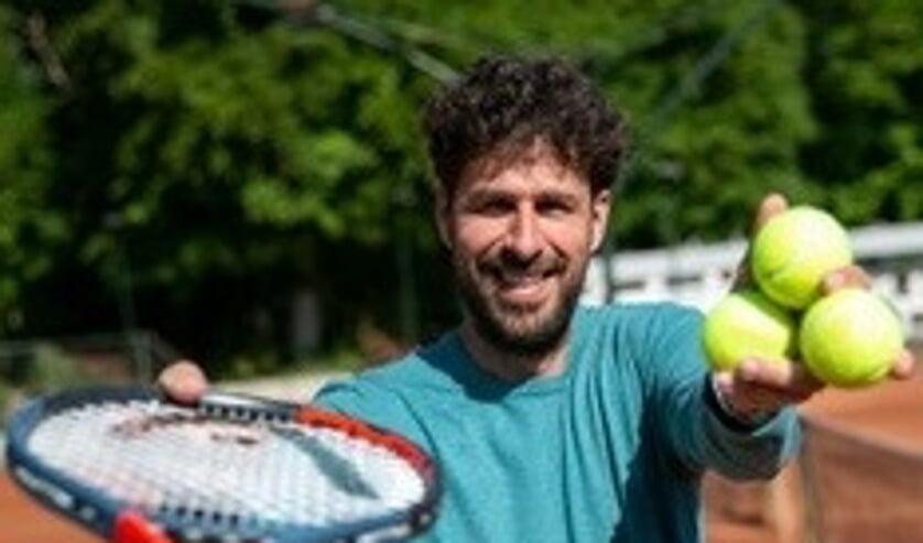 Robin Haase nodigt je uit om een balletje te komen slaan in Rhenen.