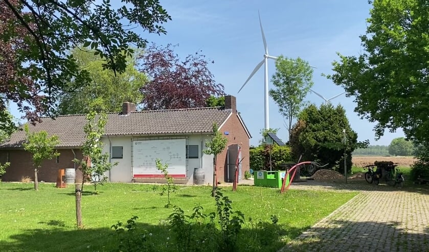 Studio De Grift, uitzending vanaf het windpark Nijmegen-Betuwe. (foto: Christine Wevers)