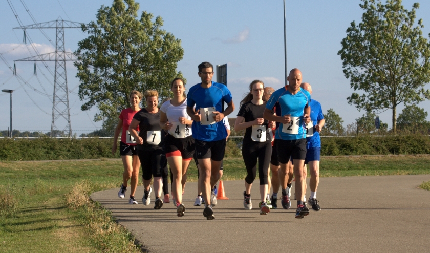 Een groepje starters van 2019 tijdens het aflopen.