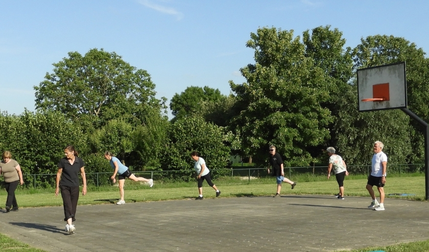 Enkele leden van gymvereniging ONA. (foto: Ralf Huijbers)