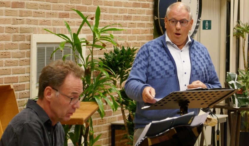 Solist Martin oefent. (foto: Maurice Gemmeke)