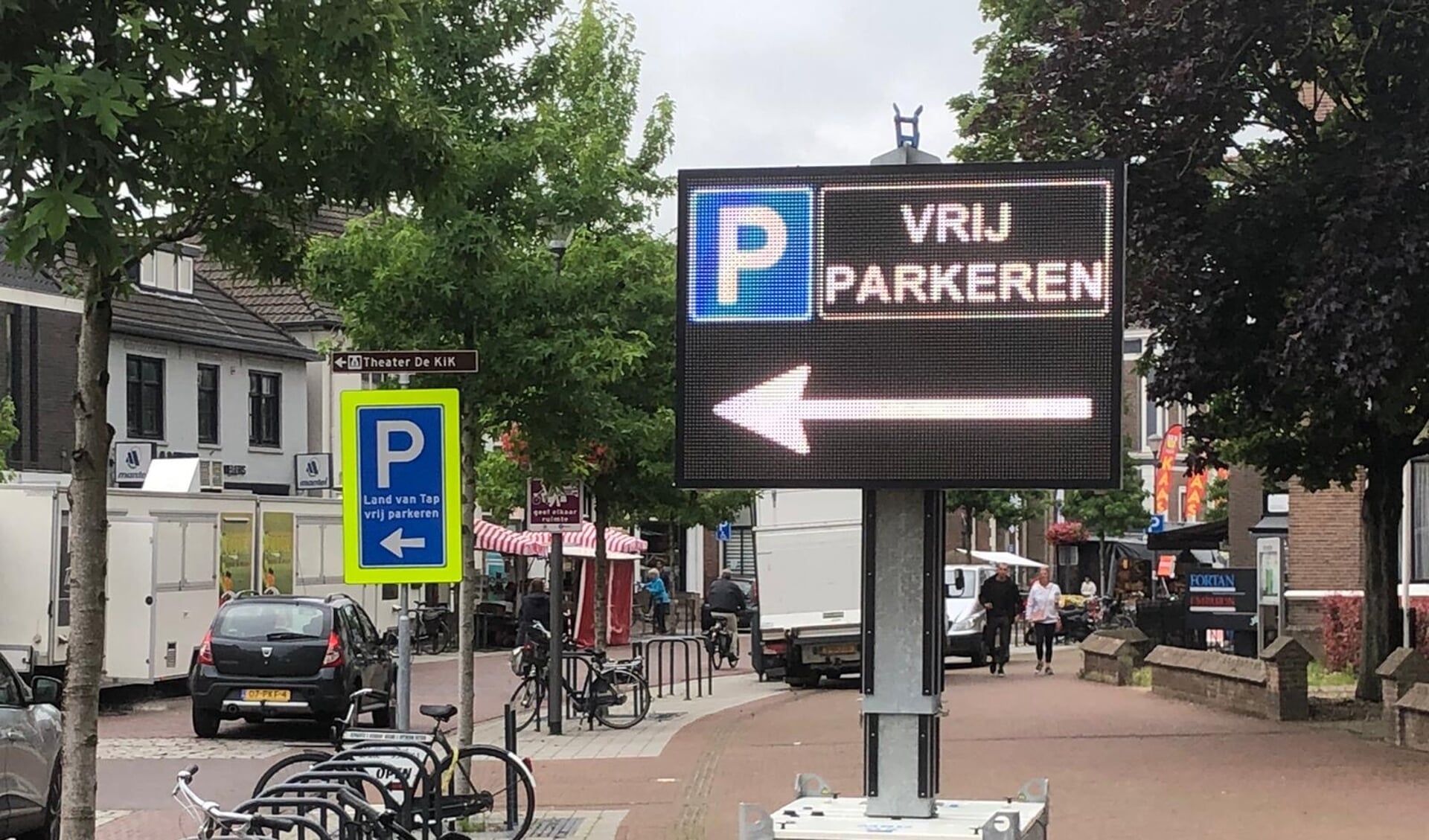 Verwijzingsbord parkeren Land van Tap. (foto: Paul te Wierike)