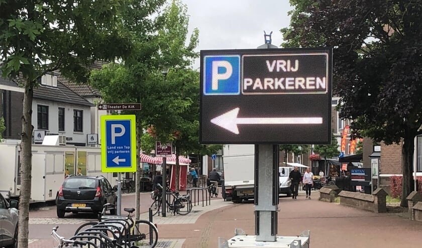 Verwijzingsbord parkeren Land van Tap. (foto: Paul te Wierike)