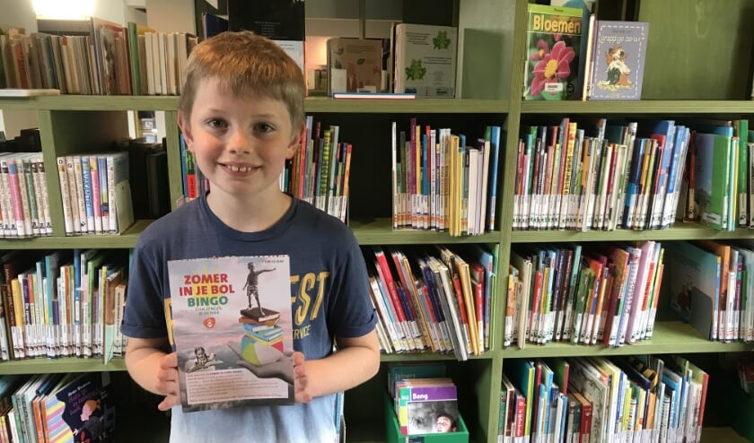 De 'Zomer in je Bol'-bingokaart met leuke boekenchallenges. (foto: Bibliotheek Gelderland Zuid)