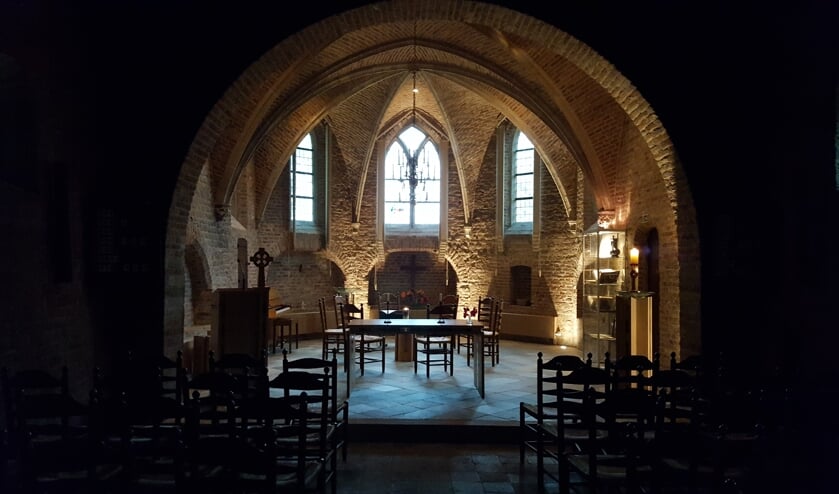 Binnenkant kerk Ressen.