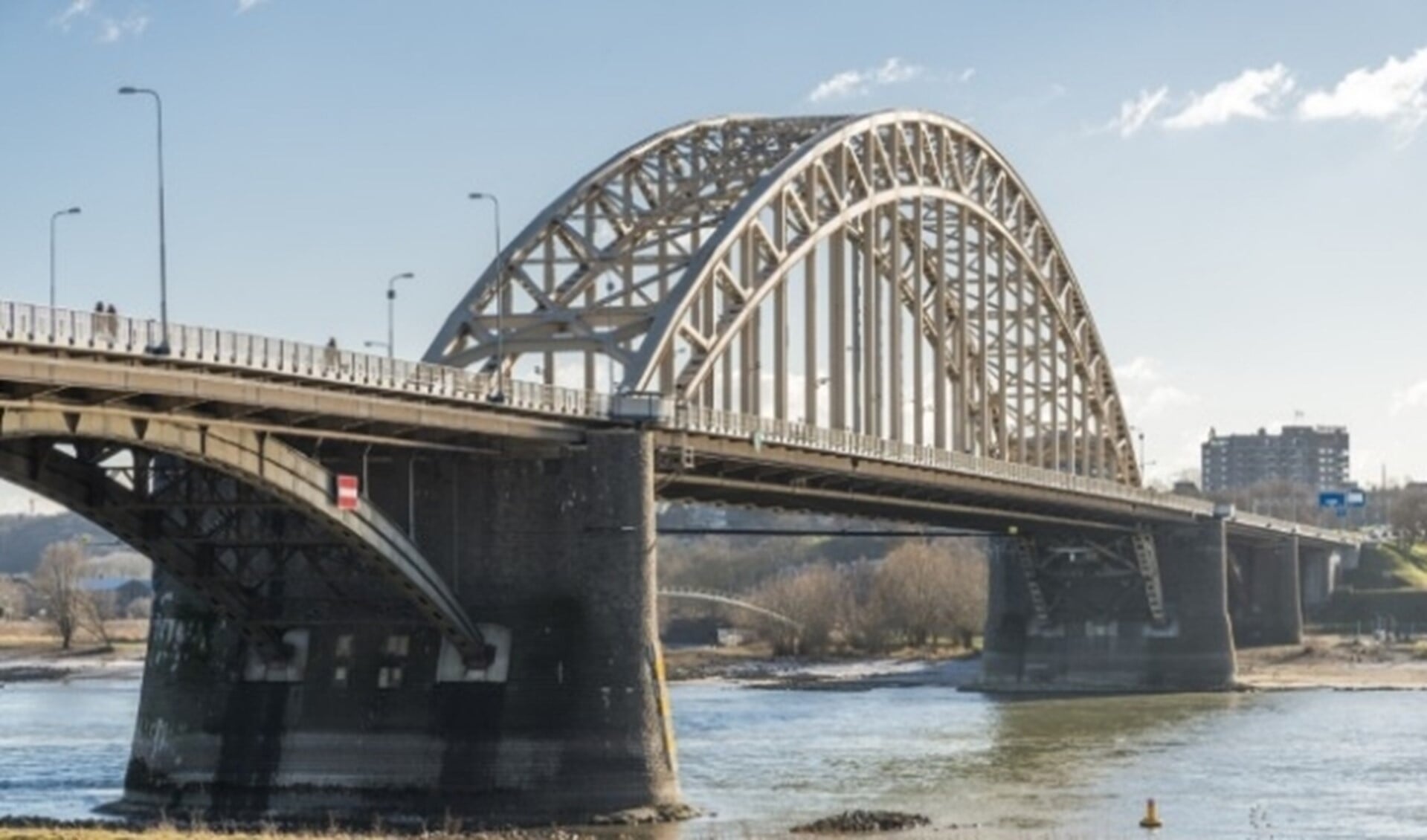 De Waalbrug bij Nijmegen.