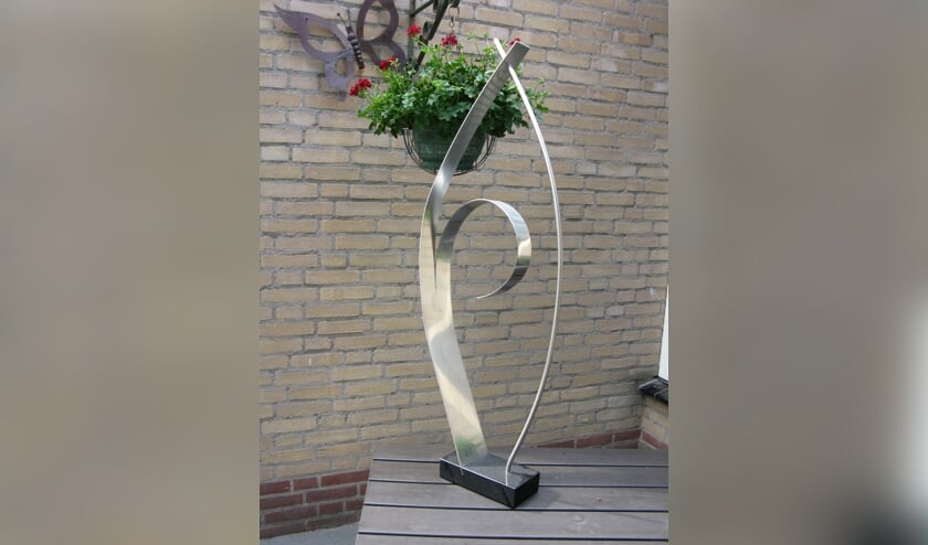 Rvs staand object. (foto: g berns-bolder)