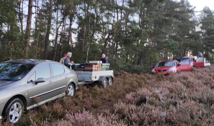 Bijen opgehaald op de heide. (foto: Rob Moret)