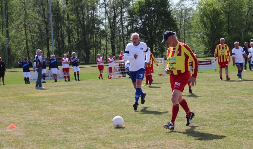 Spelmoment tijdens toernooi in Helmond. (foto: Harry Smits)