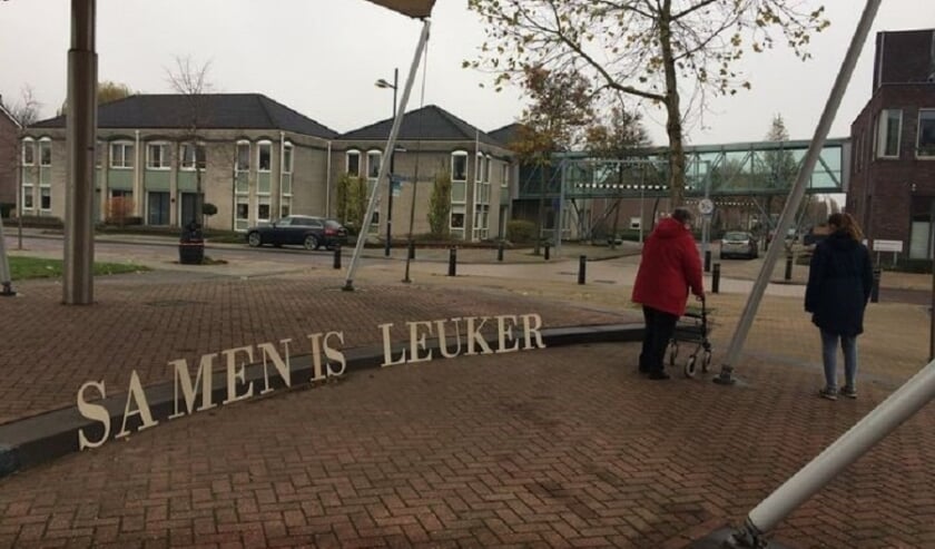 <p>Samen wandelen is leuker. (foto: Welzijn Rivierstroom)</p>