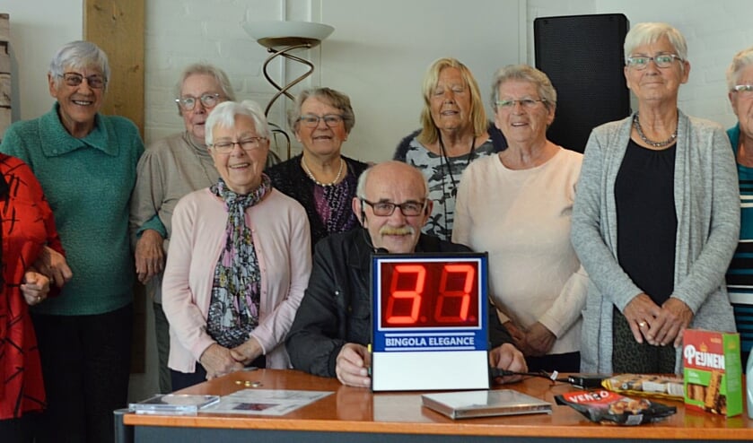 <p>De leden van de Soos. (foto: Ad van den Hoven)</p>