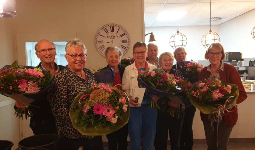 <p>Jubilarissen Zonnebloem Afdeling Huissen. (foto: Trudy Stellaard)</p>