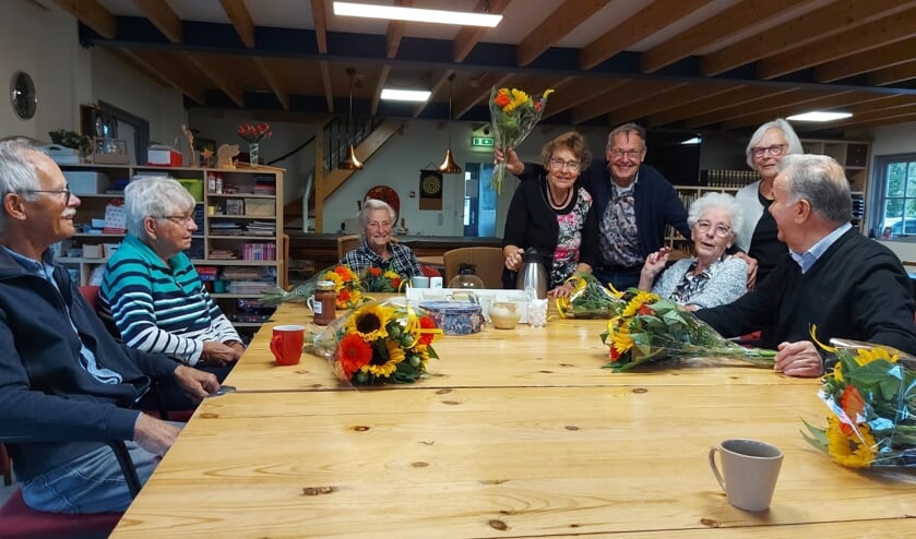 <p>Bloemetjes positief ontvangen tijdens activiteiten SWL. (foto: Monique Ritzen)</p>