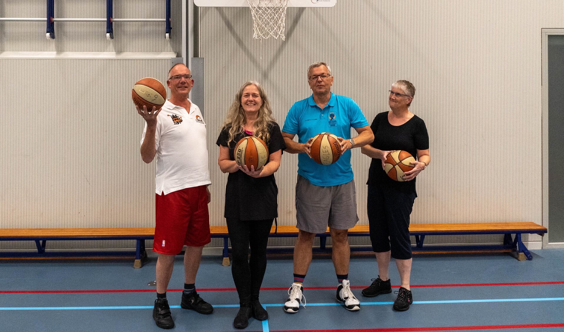 De initiatiefnemers van Arnhem Eagles vlnr: Han Bakker, Mariëlle Silvius, Wieb Pilon en Willemien Berkers (Bob Groenendijk ontbreekt op de foto).