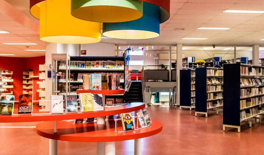 <p>Bibliotheek Groesbeek met achteraan de vide.</p>