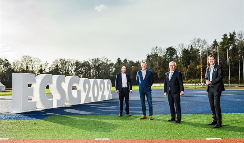 Op Papendal verzorgden wethouder Jan van Dellen samen met Jan Markink (gedeputeerde van de provincie Gelderland), Jochem Schellens (directeur Papendal) en Marcel Hielkema (voorzitter NCO-NCW Midden) de officiële kick-off van de European Company Sport Games (ESCG). 