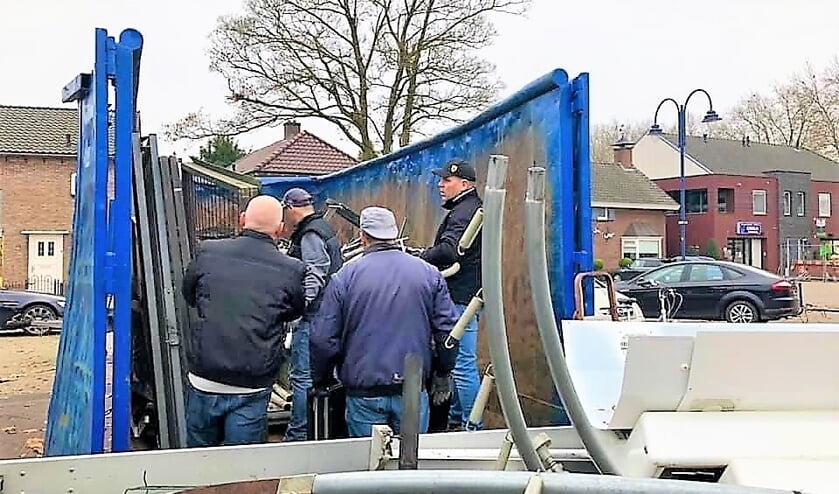 <p>Oud-ijzer actie stichting Verlichte Optocht Gendt.</p>
