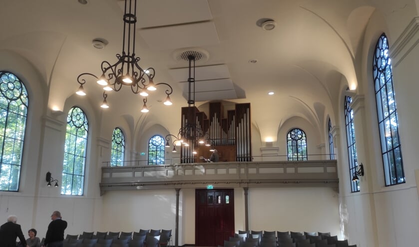 <p>Interieur van de Vluchtheuvelkerk.</p>
