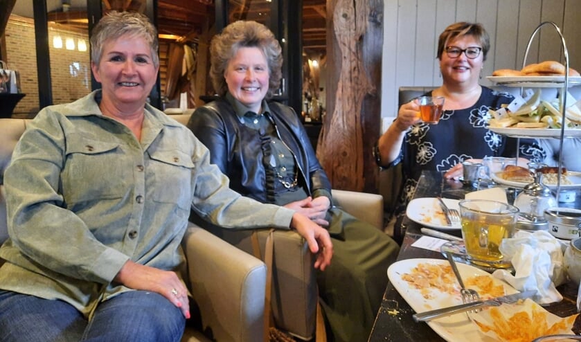 <p>Dag van de mantelzorger in Neder-Betuwe met onder andere Linda van Valburg, Liesbeth Kuivenhoven en Herma van Dijkhuizen. </p>