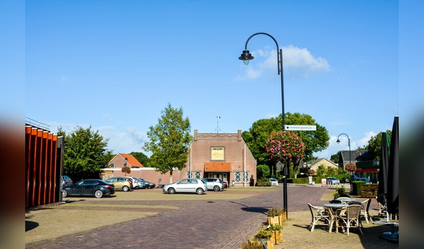 <p>Bloembaskets Kerkstraat. (foto: Richard van Driel)</p>