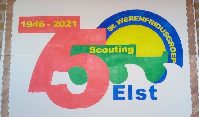 <p>Het jubileumlogo van Scouting Elst. (foto: John Mens)</p>