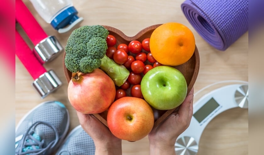 <p>Fruitschaal en attributen verwijzend naar webinars.</p>