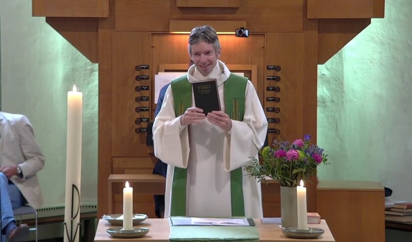 <p>Beeld uit de livestream van 6 juni. (foto: PKN Heumen)</p>