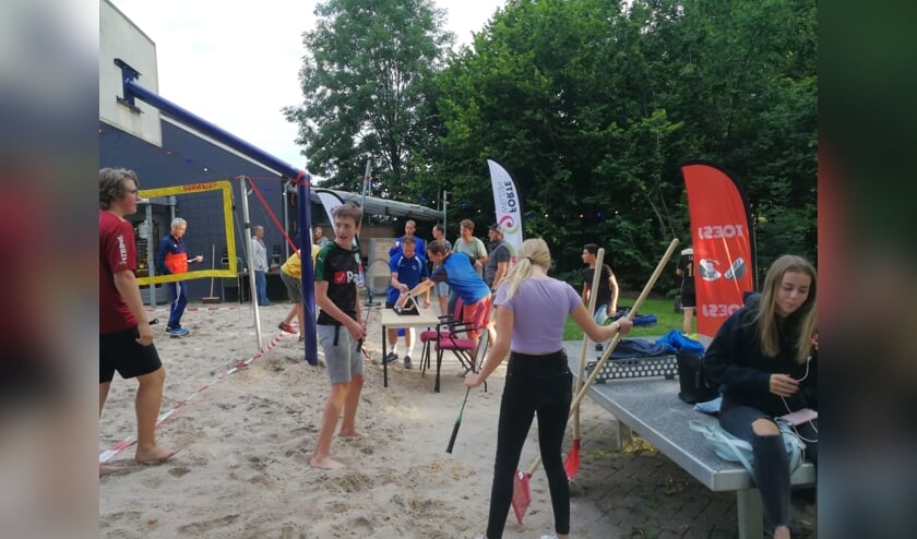<p>Badmintonavond 2020. (foto: Ronnie Groenewold)</p>
