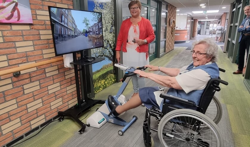 <p>Mevrouw Van Ommeren en wethouder Van Dijkhuizen. (foto: 3JetFotografie)</p>