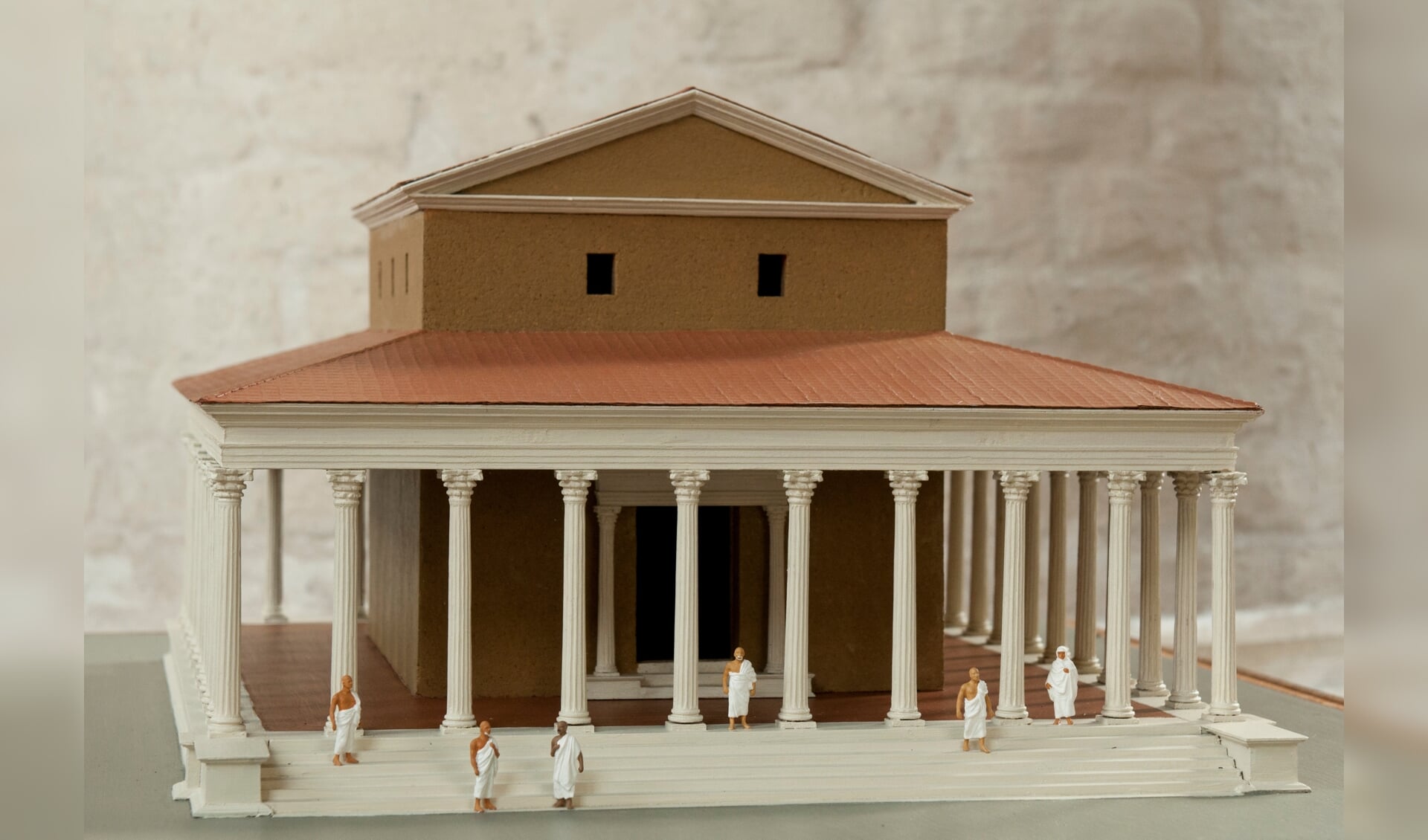 Maquette van de tweede Romeinse tempel. (foto: Tempel | Kerk Museum Elst)