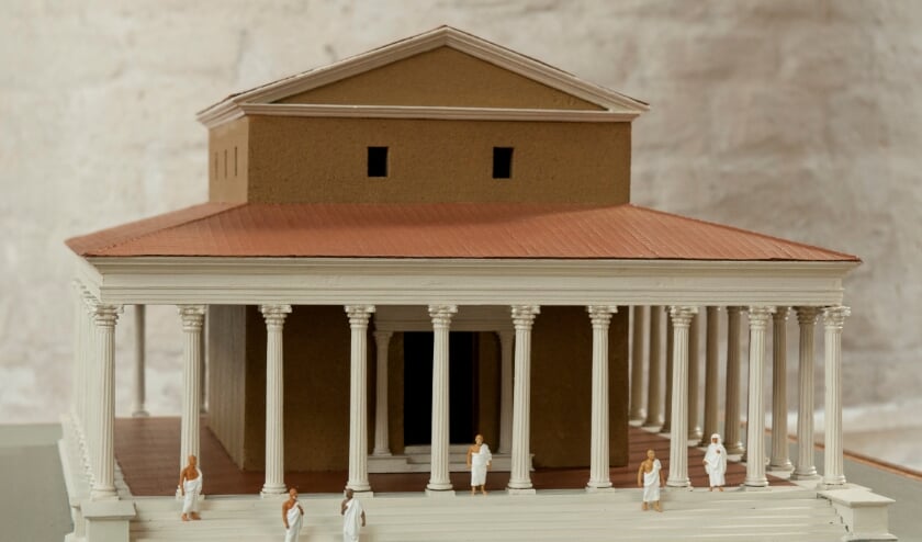 <p>Maquette van de tweede Romeinse tempel. (foto: Tempel | Kerk Museum Elst)</p>