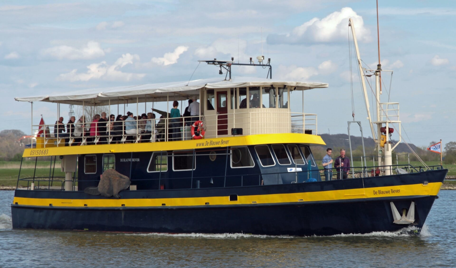 De Blauwe Bever onderweg voor een mooie vaart op de Rijn.