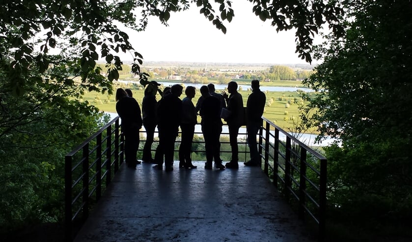<p>De Grebbeberg biedt een fenomenaal uitzicht over Rivierenland. (foto: Pieter de Vries)</p>