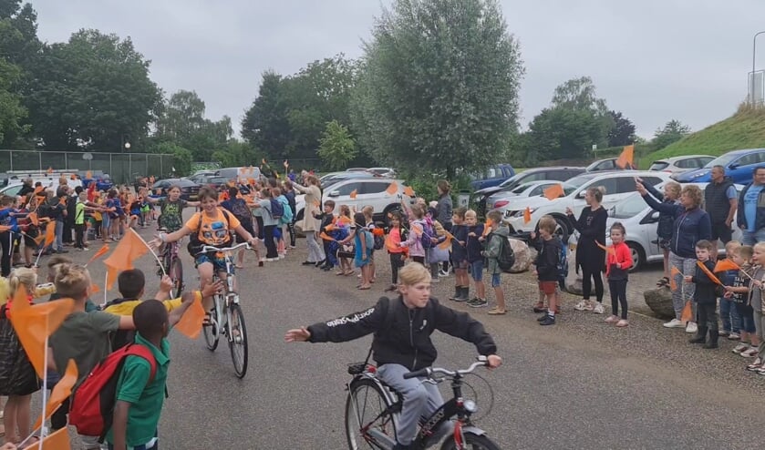 <p>Afscheid groep 8. (foto: IKC De Doornick)</p>
