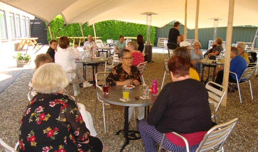 <p>Leden van Zing en Swing. (foto: Hennie Bakker)</p>