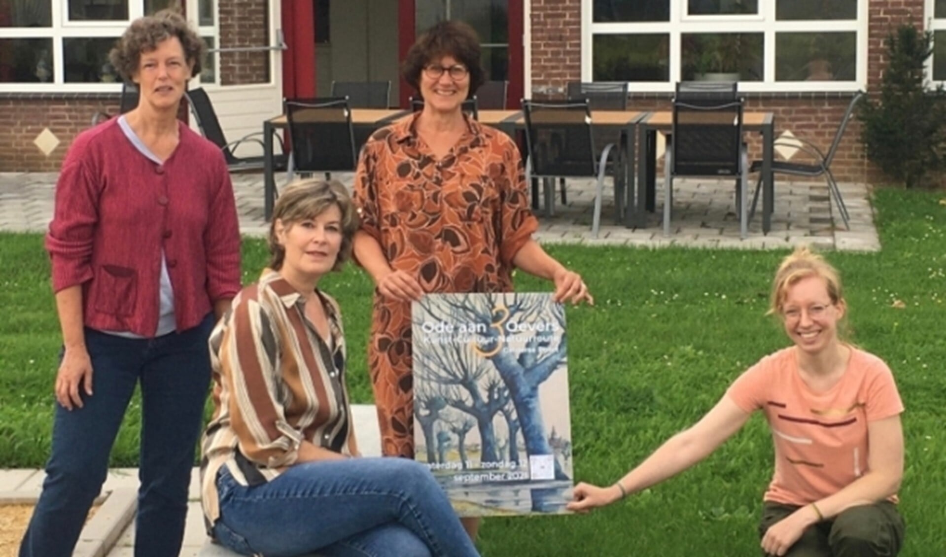 De kunstenaars die op 11 en 12 september exposeren in het Dorpshuis in Groessen. Vlnr: Marieke Laverman, Sabrine Swanenberg, Marjon Meulenbrugge en Marjolein Bartels.