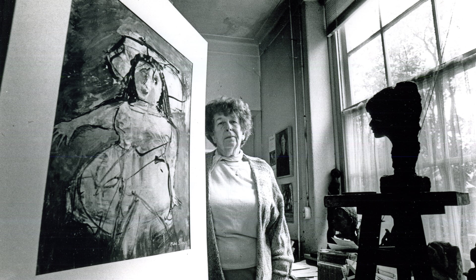 Helen Sieger in haar atelier in Zevenaar (Foto: Henk Westerveld)