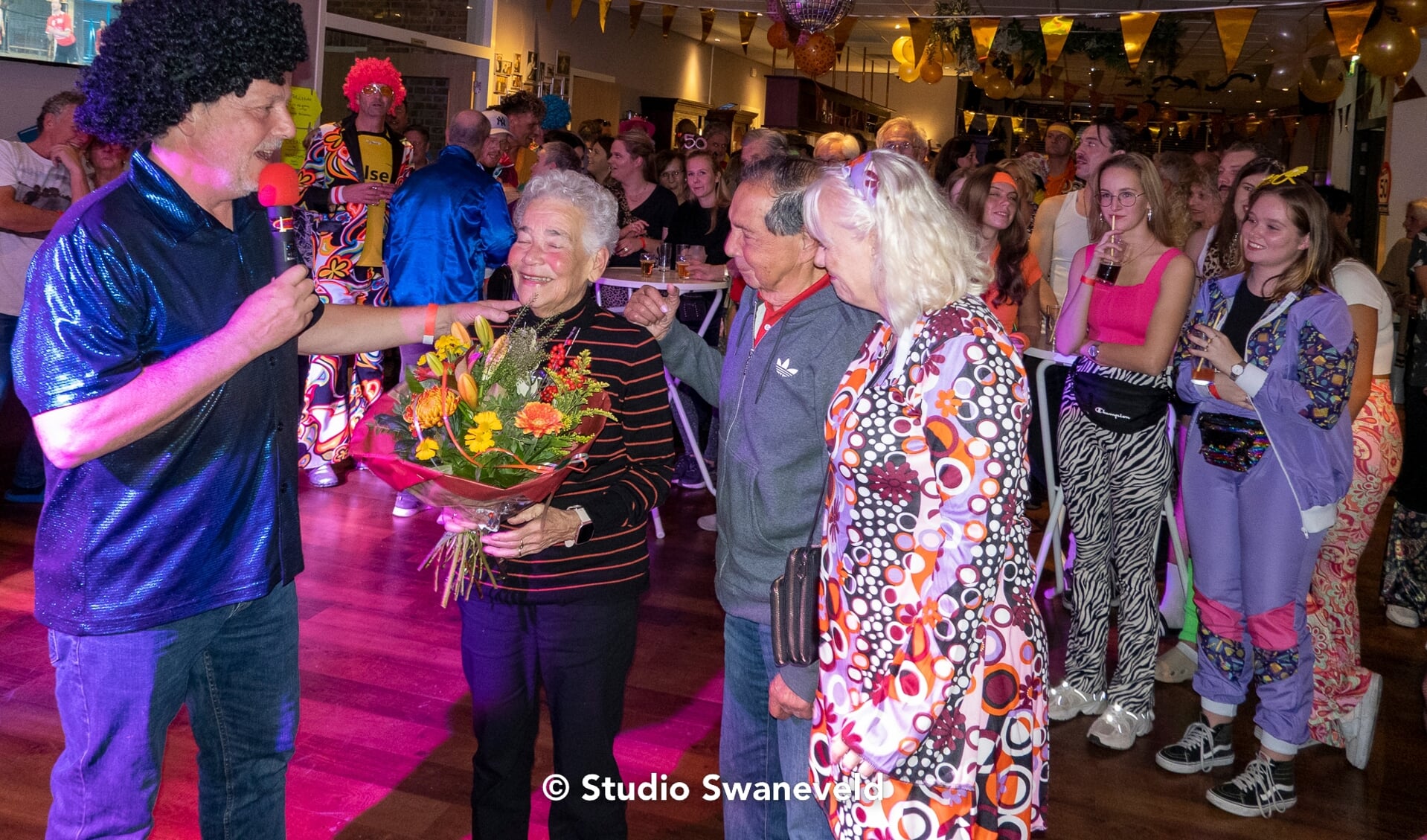 Huldiging Rob en Setske van Koetsveld. 