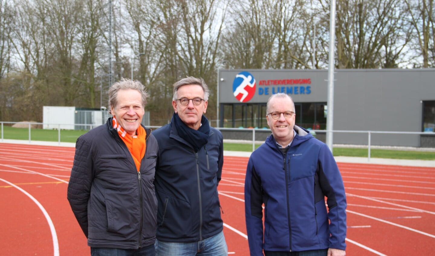 De organisatoren: Henk Bruggeman, Bert Cornelese en Erik van den IJssel namens Atletiekvereniging De Liemers.