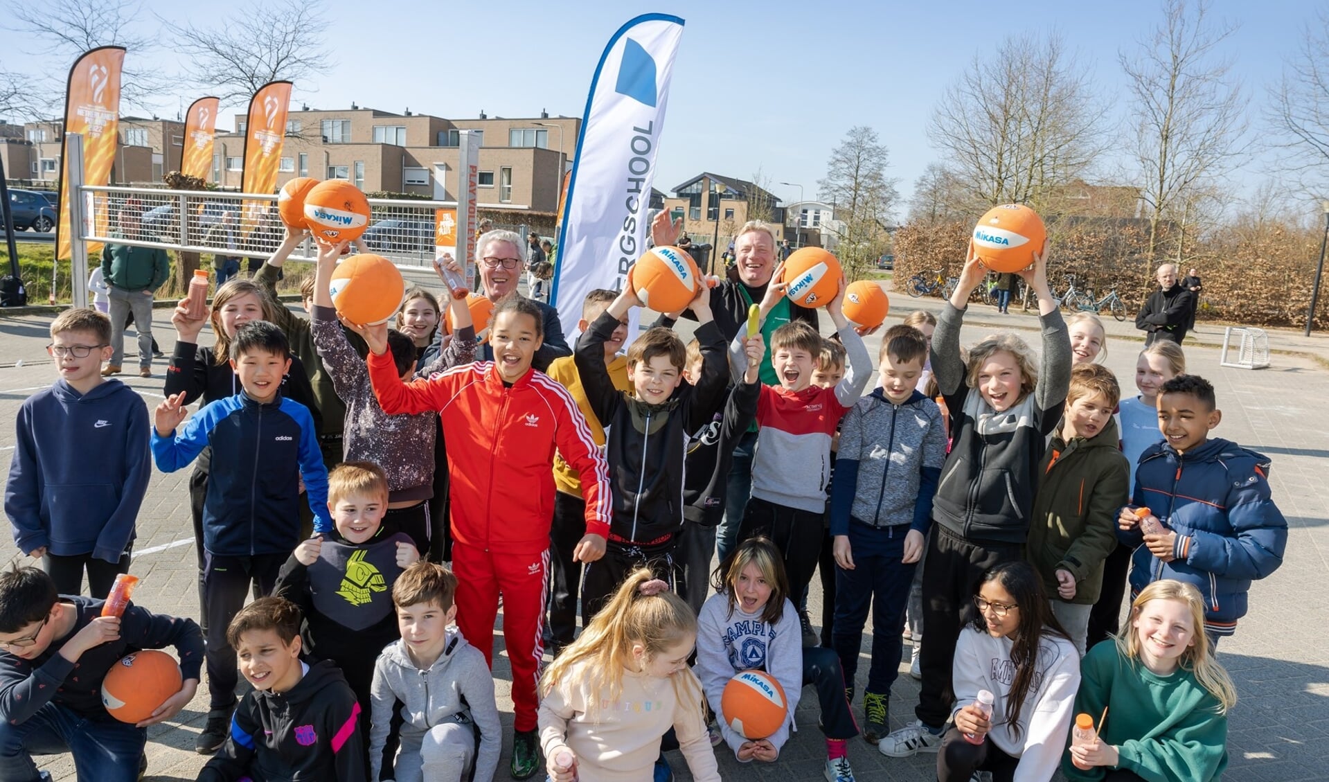 Veel enthousiasme bij opening eerste Gelderse  netsportveld in Arnhem.