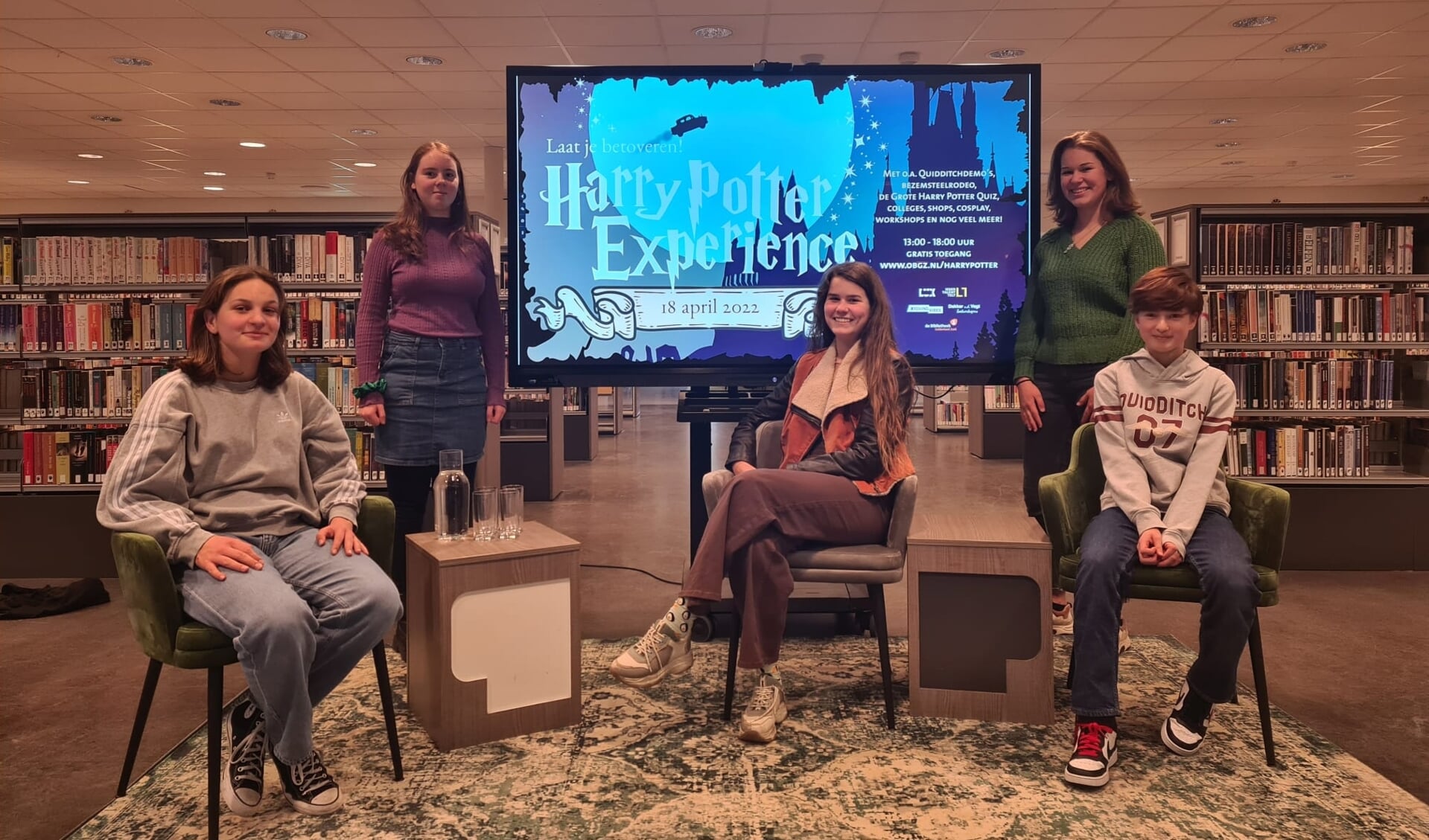 De jongerenredactie van de Harry Potter Experience.