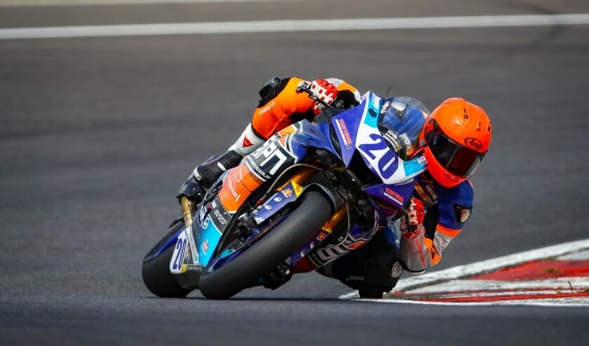 <p>Melvin van der Voort in actie op de Lausitzring.</p>